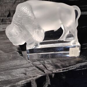 Lalique Cristal Frosted Glass Buffalo Figurine